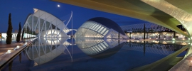 Vollmond über der Ciudad de las Artes y las Ciencias